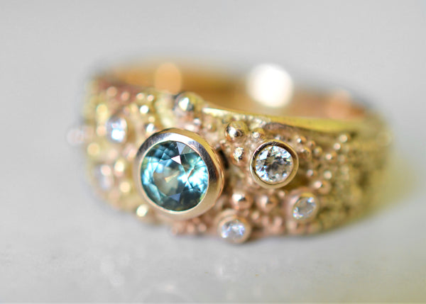 Sapphire Rockpool Ring in 18ct Yellow Gold